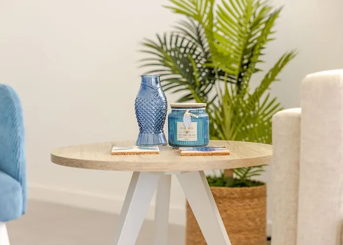 Vale Nature - By Sch - H